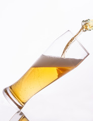 Bier wird eingeschenkt