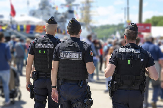 Gendarmes en patrouille