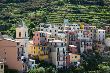 Der Ort Manarola an der ligurischen Küste, zugehörig zu den Cinque Terre, welche zum Welt...
