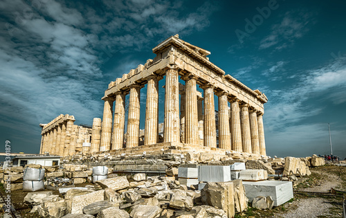 Fototapete Parthenon On The Acropolis Of Athens Greece Ancient Greek Parthenon Is A Top Landmark Of Athens Dramatic View Of Remains Of The Antique Athens City Panorama Of The Famous Temple Ruins