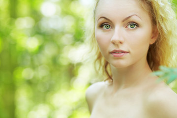 Naklejka premium outdoor portrait of a beautiful woman