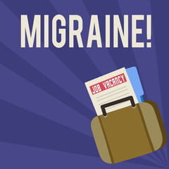 Naklejka premium Handwriting text Migraine. Conceptual photo Recurrent headache in one side of head nausea and disturbed vision Announcement File Folder for Employment Opportunity Tucked Inside Briefcase