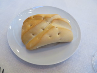 Beautiful blond hair of an intense color and very well groomed