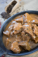 sauté de boeuf au poivre