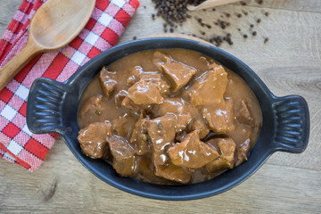 sauté de boeuf au poivre