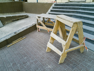 repair of stone stairs,a new ceramic tile to lay on the stairs in the house, laying tiles on the stairs