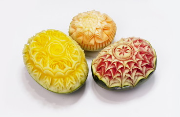 Carving fruits and vegetables that are unique to Thai food	