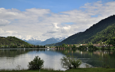 Fototapeta na wymiar Der Große Alpsee mit Alpenblick