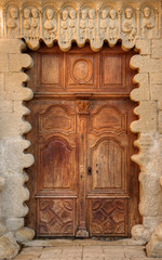 Porte de l'église du prieuré de Ganagobie, France