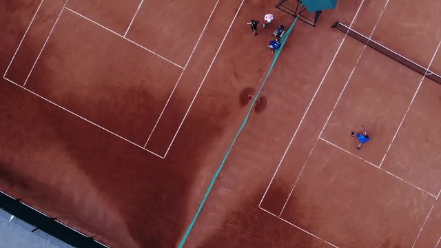 4 tennis courts outside the city