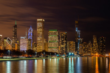 Naklejka premium Chicago downtown and Lake Michigan
