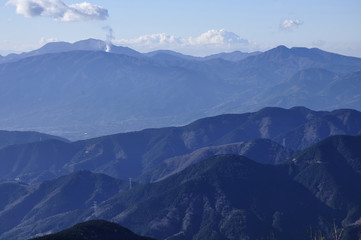 丹沢より箱根山を望む