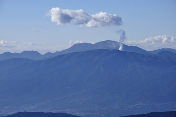Fototapeta na wymiar 箱根山の煙