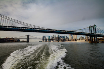 brooklyn bridge in new york