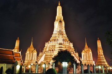 Fototapeta premium ワット・アルン（ Wat Arun ）夜景 / バンコク
