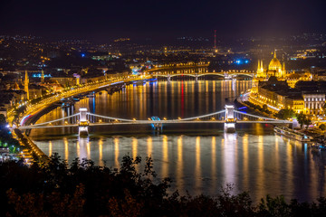 Fototapeta na wymiar ハンガリー・ブダペストの夜景