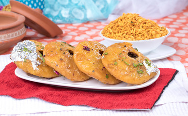 mawa kachori