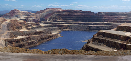 Vista de la corta abierta de minas de Rio Tinto. Huelva