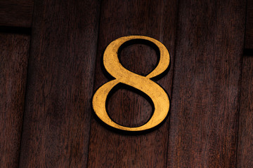 Hausnummer 8