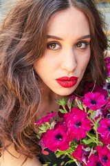 Naklejka premium Young woman enjoying outdoors in the summertime.