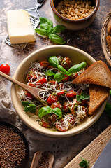 Tomato pesto salad with cheese