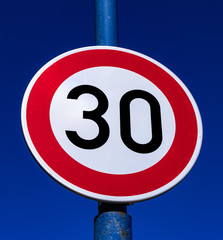 Tempolimit 30 Verkehrszeichen