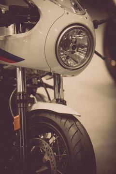 Motorcycle headlight and front wheel
