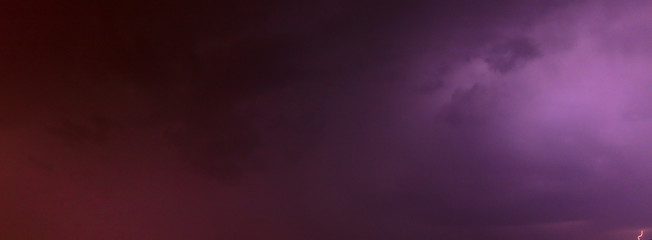 Fototapeta na wymiar Storm clouds in the sky at night