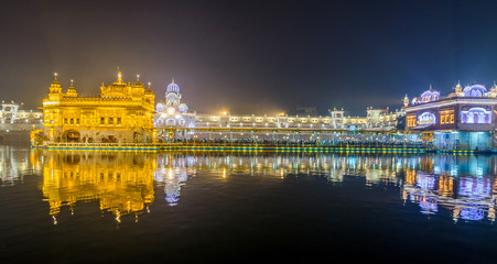 Fototapeta na wymiar Golden Temple at night in Amritsar, Punjab, India.
