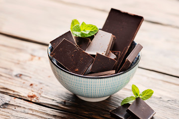 Dark chocolate with mint