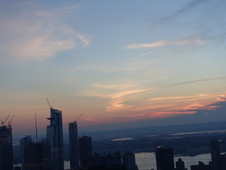 Fototapeta na wymiar Sunset over New York skyline