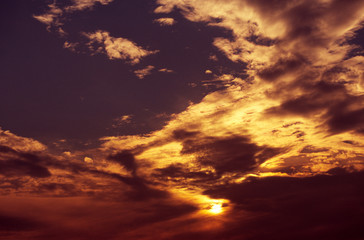 鮮やかな空の夕焼け