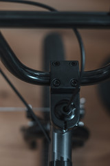 BMX Lenker Detailaufnahme schwarzes Metall