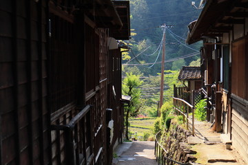 長野県　中山道の宿場町 妻籠宿の細い路地