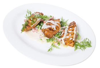 Grilled chicken fillets with bacon and peas.