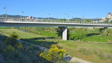 Fototapeta na wymiar Puente de El Besos en Barcelona