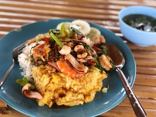 chicken with rice and vegetables