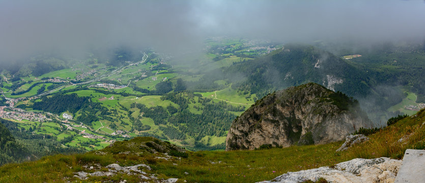 Vista su Tesero dalla croce Cornon