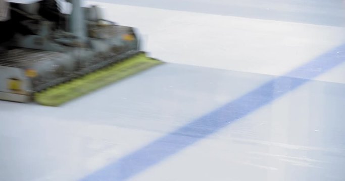 Machine for making filling ice on skating ring