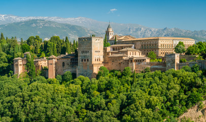 Fototapeta na wymiar Panoramic sight of the Alhambra Palace in Granada as seen from the Mirador San Nicolas. Andalusia, Spain.