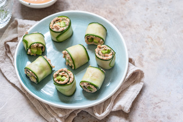 Cucumber roll with tuna, avocado and mayo chili sauce