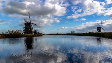 Fototapeta na wymiar Kinderdijk windmills panorama in Holland