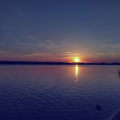 Naklejka premium sunset over the sea