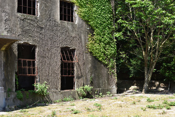 日本の岡山県久米南町の美しい廃墟 Wall Mural Wallpaper Murals 仁 藤原