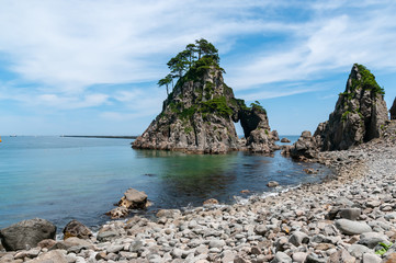 Fototapeta na wymiar 【岩手県久慈市】つりがね洞は久慈海岸を代表する奇岩