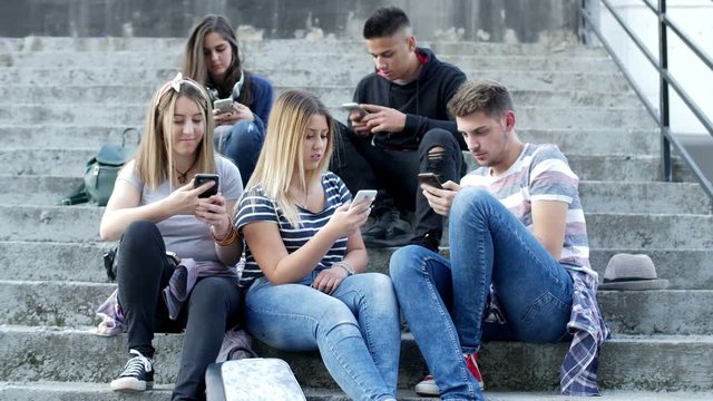 Social media addiction problems among generations Z