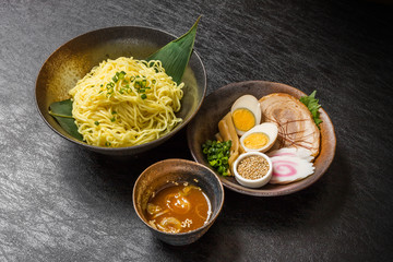冷やしラーメン  ざるラーメン　 soy sauce cold noodle ramen