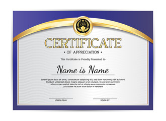 Obraz premium Modern certificate of appreciation award template. Template diploma border for use in design. Eps10 - vector.