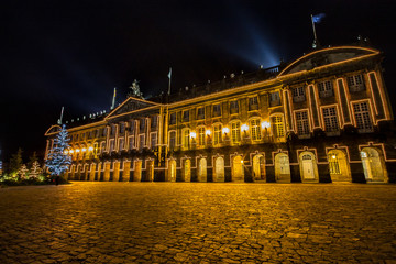 Fototapeta na wymiar square at night