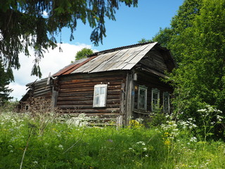 Fototapeta na wymiar Old russian house